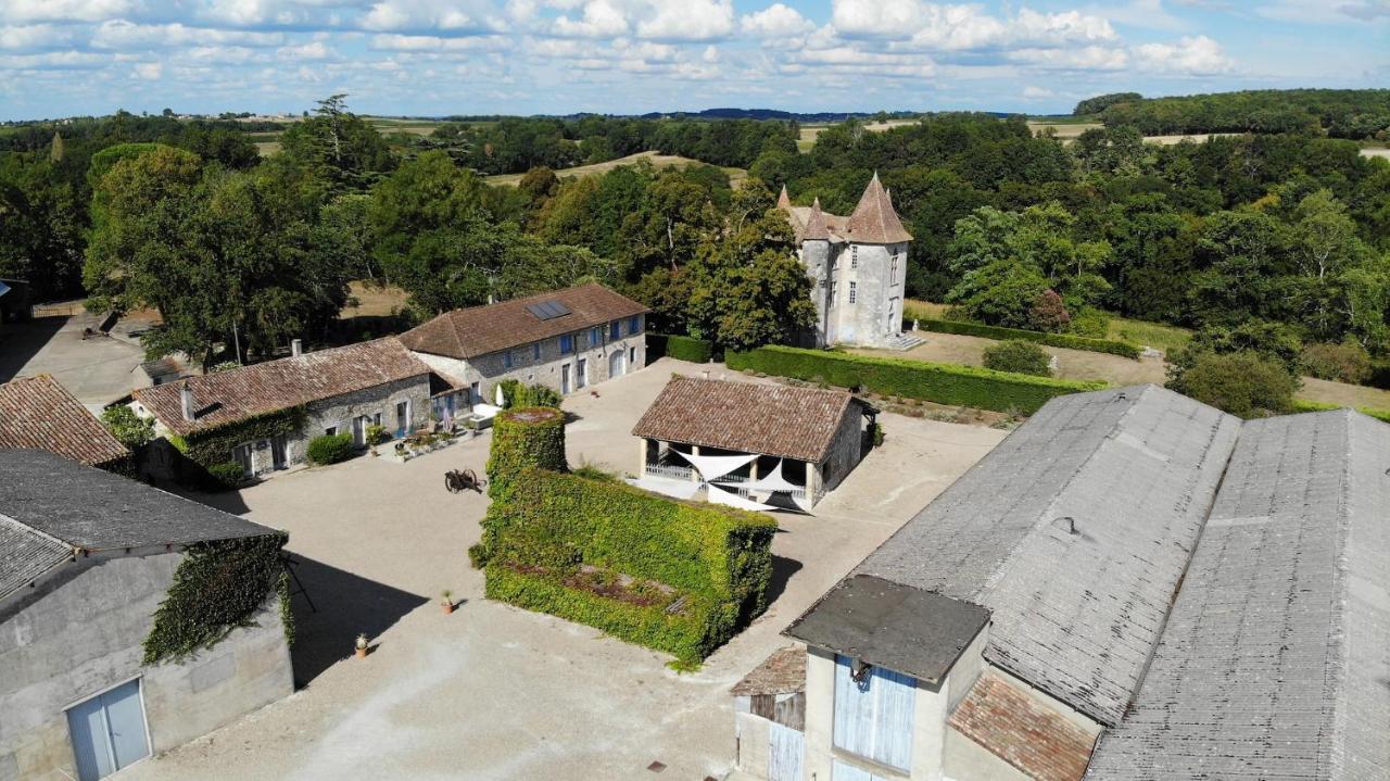 Gites Du Chateau De Panisseau Thénac Екстериор снимка
