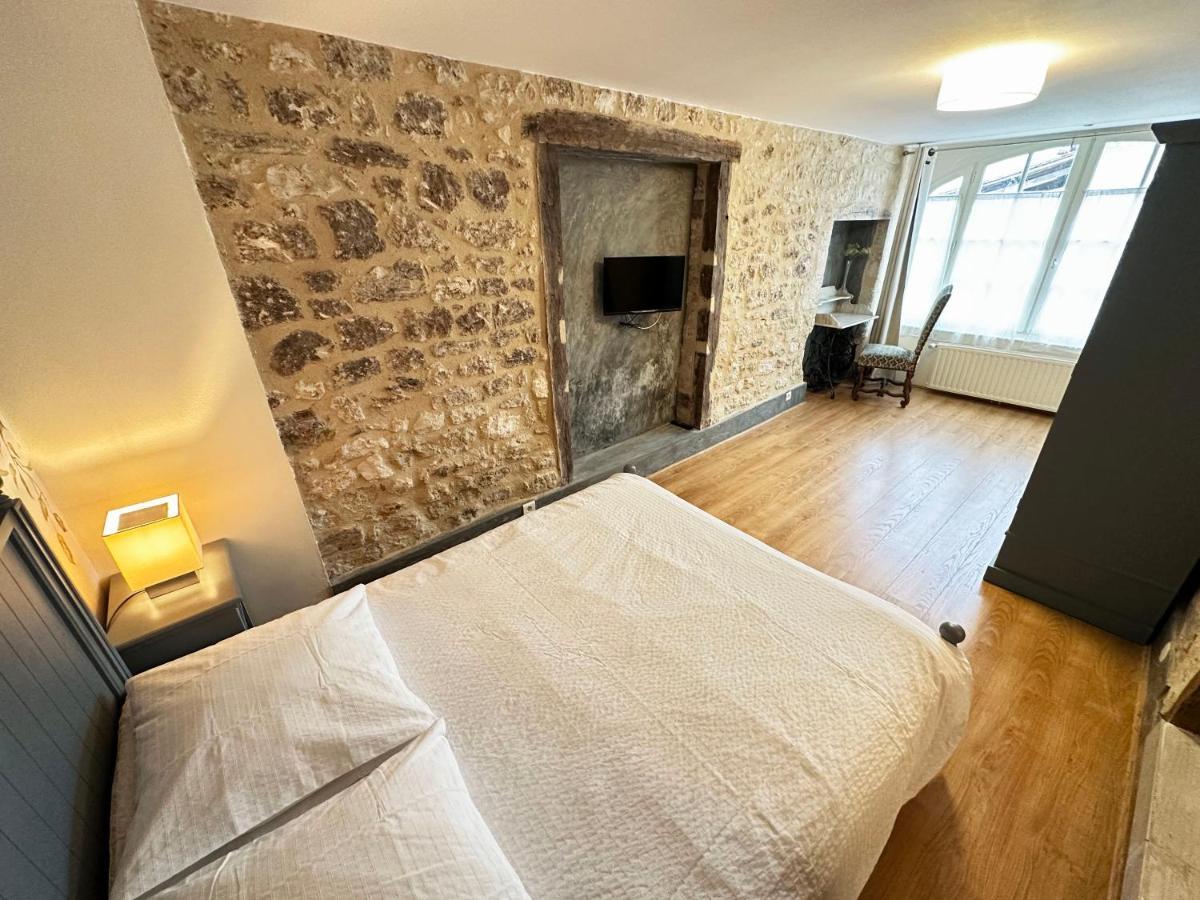 Gites Du Chateau De Panisseau Thénac Екстериор снимка