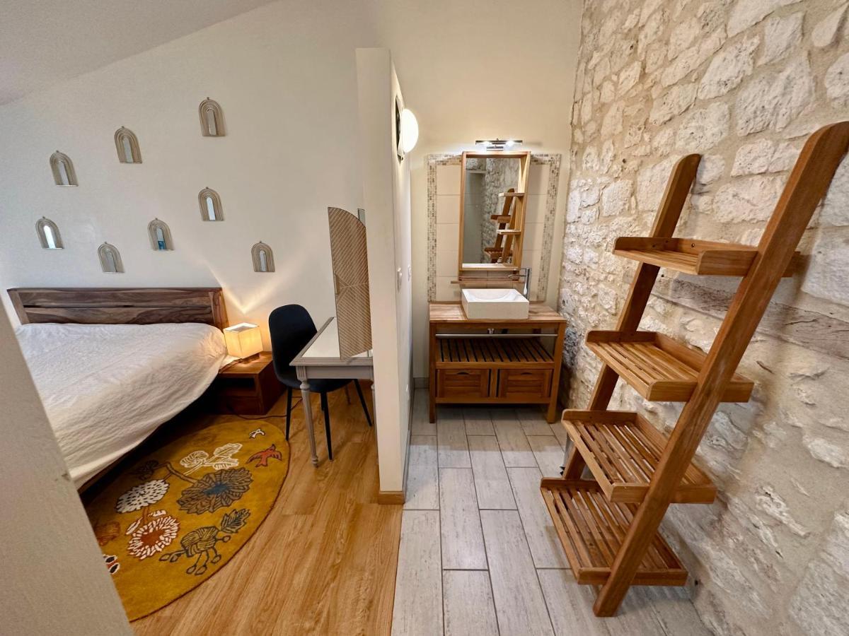 Gites Du Chateau De Panisseau Thénac Екстериор снимка