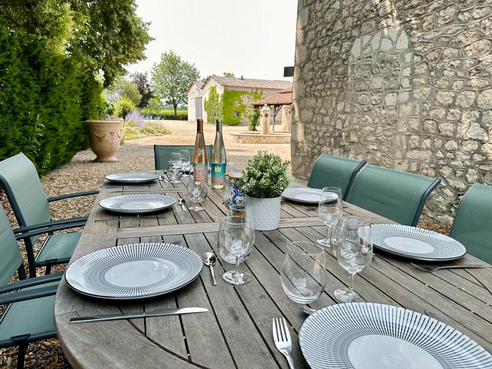 Gites Du Chateau De Panisseau Thénac Екстериор снимка